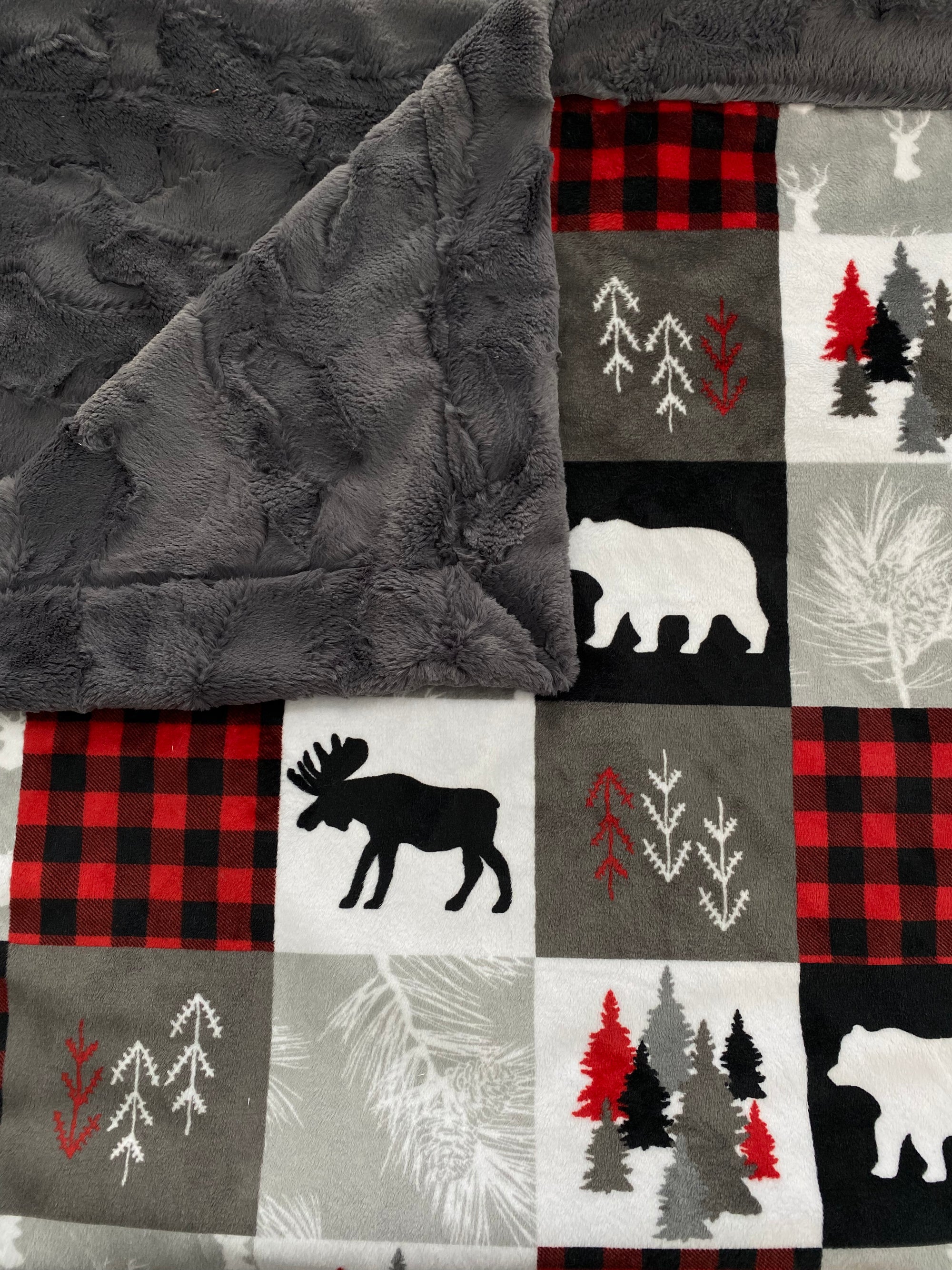 Cabin Red Bear Patchwork